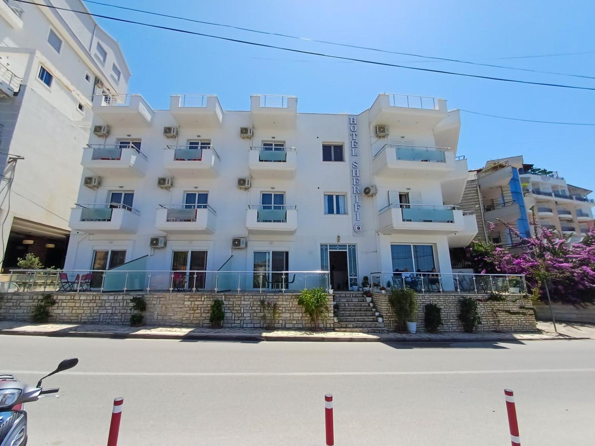 סרנדה Hotel Sherifi מראה חיצוני תמונה