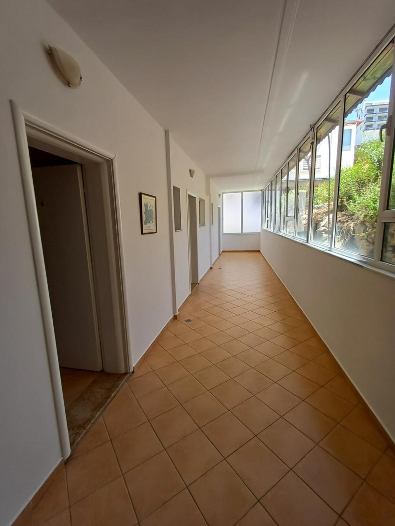 סרנדה Hotel Sherifi מראה חיצוני תמונה