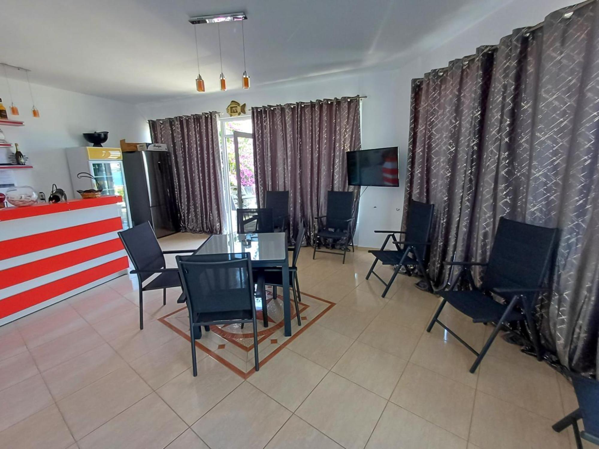 סרנדה Hotel Sherifi מראה חיצוני תמונה