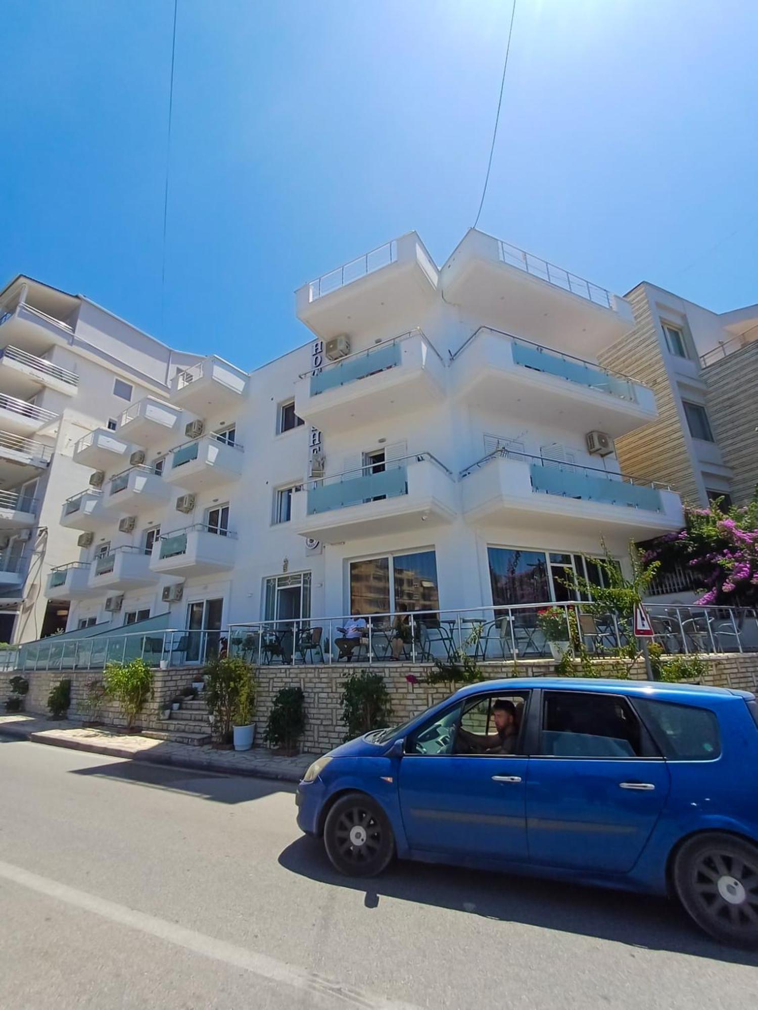 סרנדה Hotel Sherifi מראה חיצוני תמונה