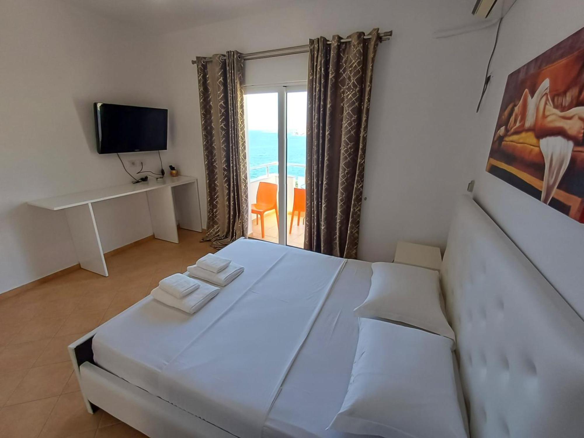 סרנדה Hotel Sherifi מראה חיצוני תמונה