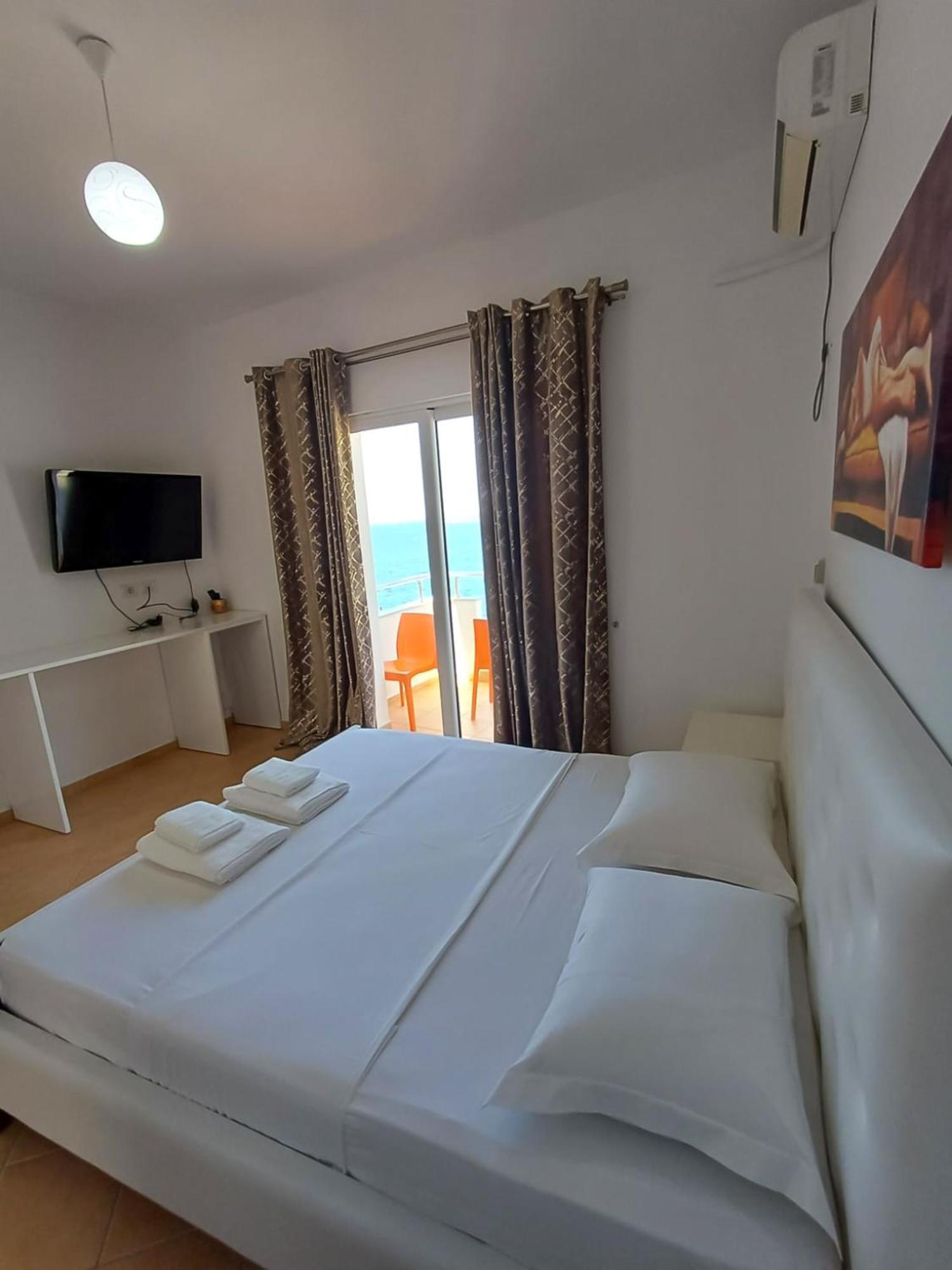 סרנדה Hotel Sherifi מראה חיצוני תמונה